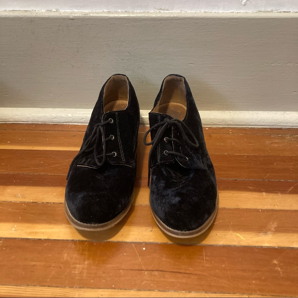 Velvet Lace-up Shoes